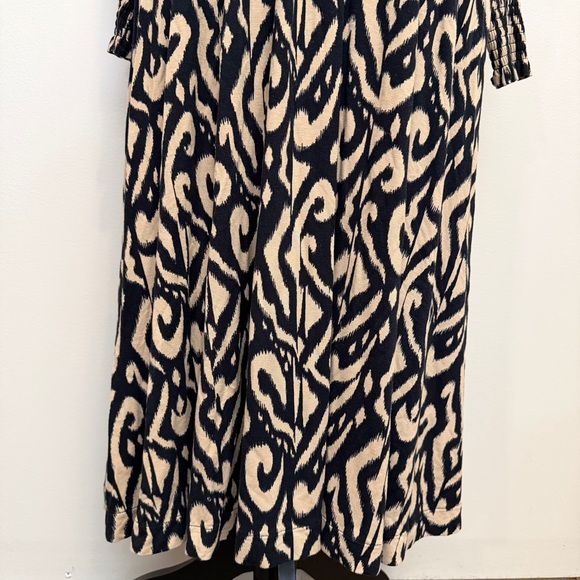 Boden Jersey Midi Dress Women 6 Black Ikat V‑Neck Long Sleeve Smocked Waist Cuff - Picture 6 of 12